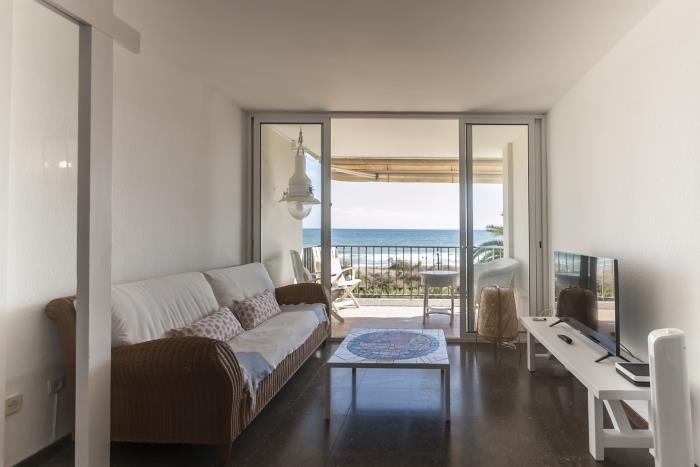 beach front apartment in gava mar, pine beach - gavà