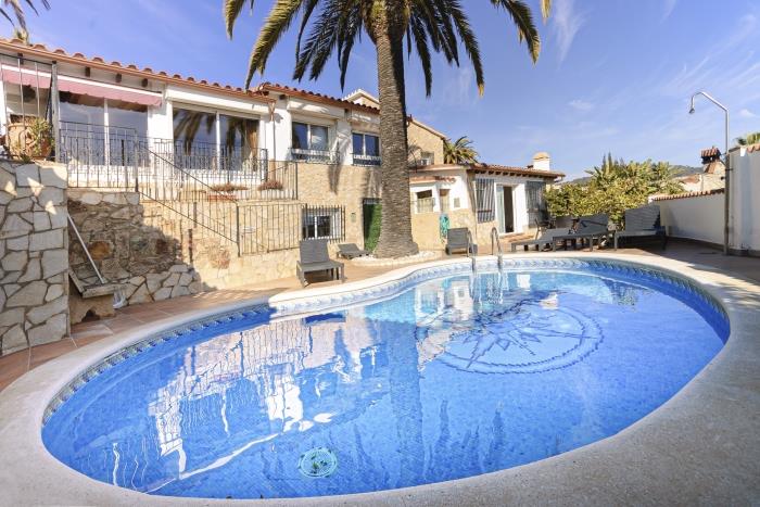 los tres arcos beautiful house with pool - tossa de mar