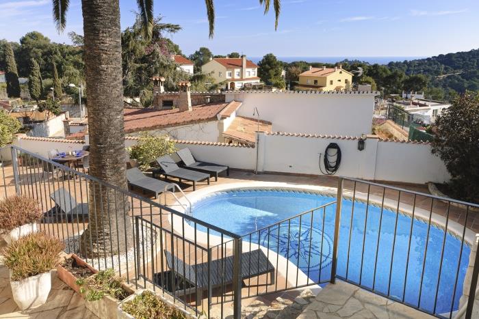 los tres arcos beautiful house with pool - tossa de mar